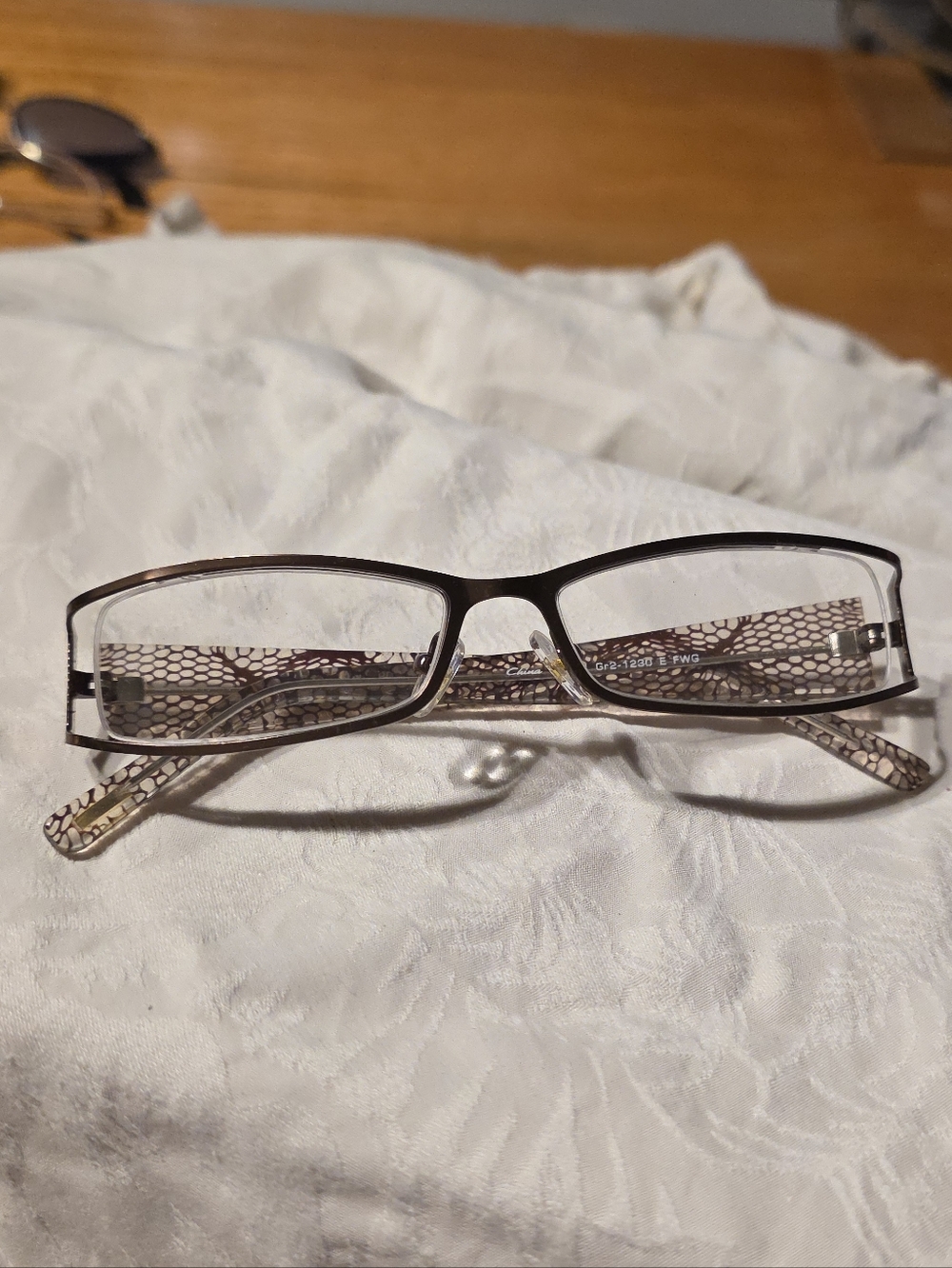 Foster Grant Rectangular Lace-Pattern Glasses - Brown